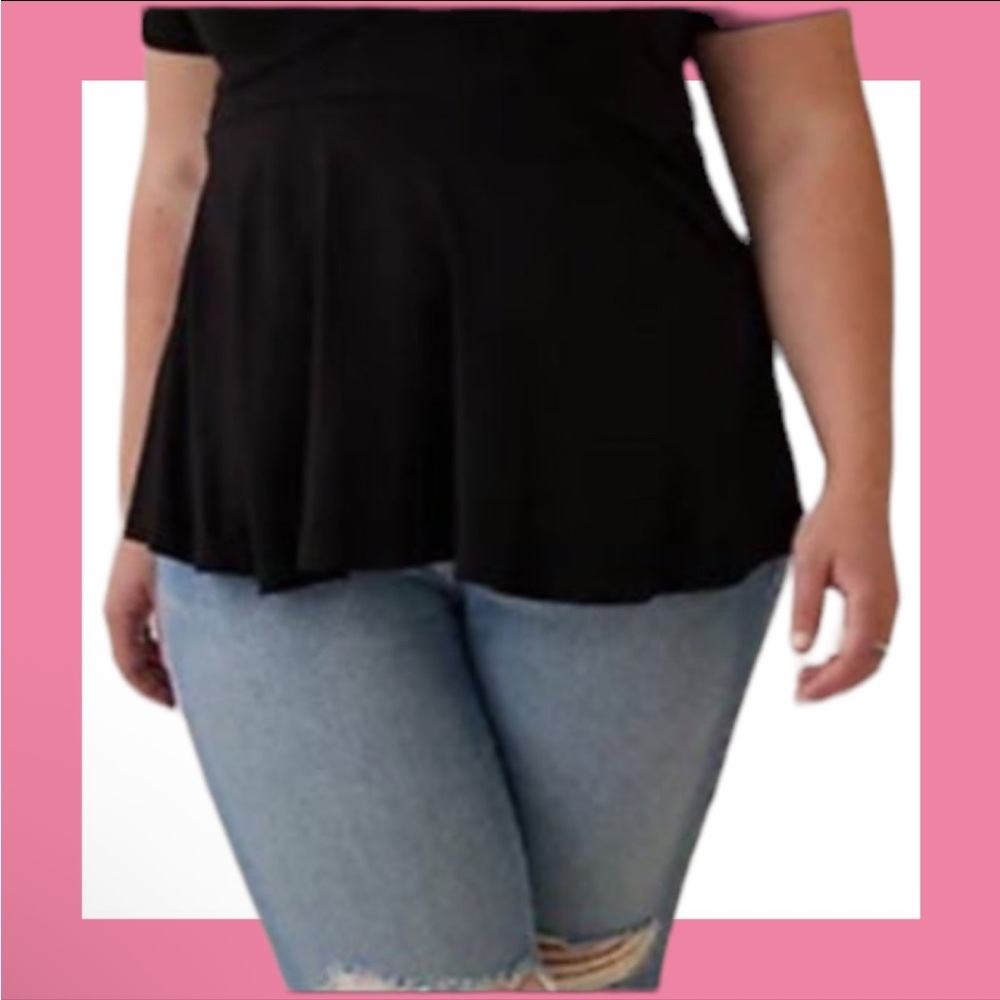 Size 6 brand new TORRID off shoulder shirt